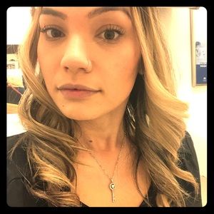 Meet your Posher, Alyson